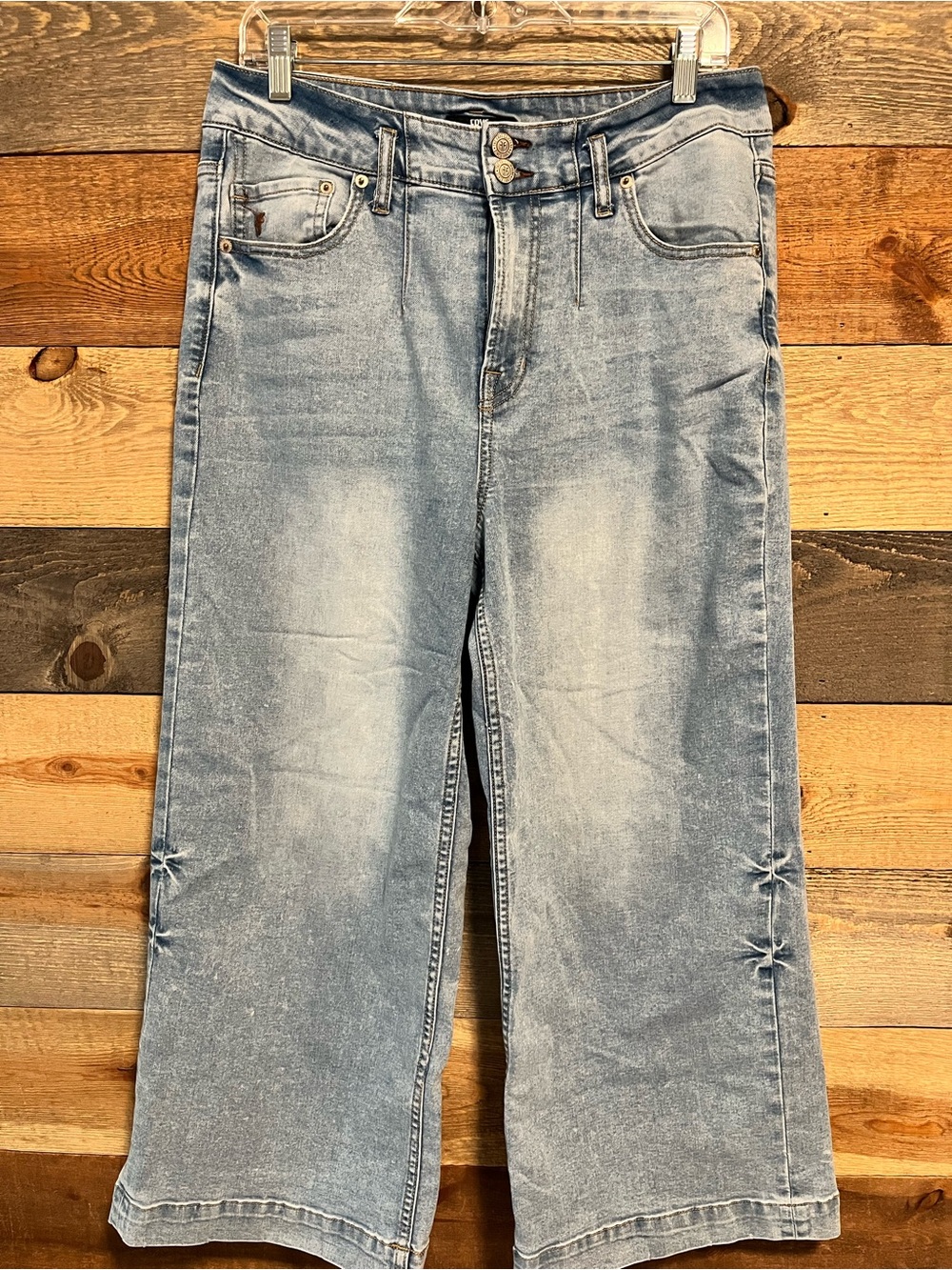 FRYE Classic Light WashWomen’s Jeans - Light Blue Size 29. Super soft denim